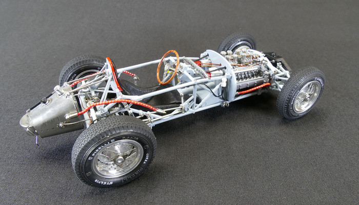 Lancia D50 Rolling Chassis 1955 incl. Bodenplatte CMC M-198 LE 1000