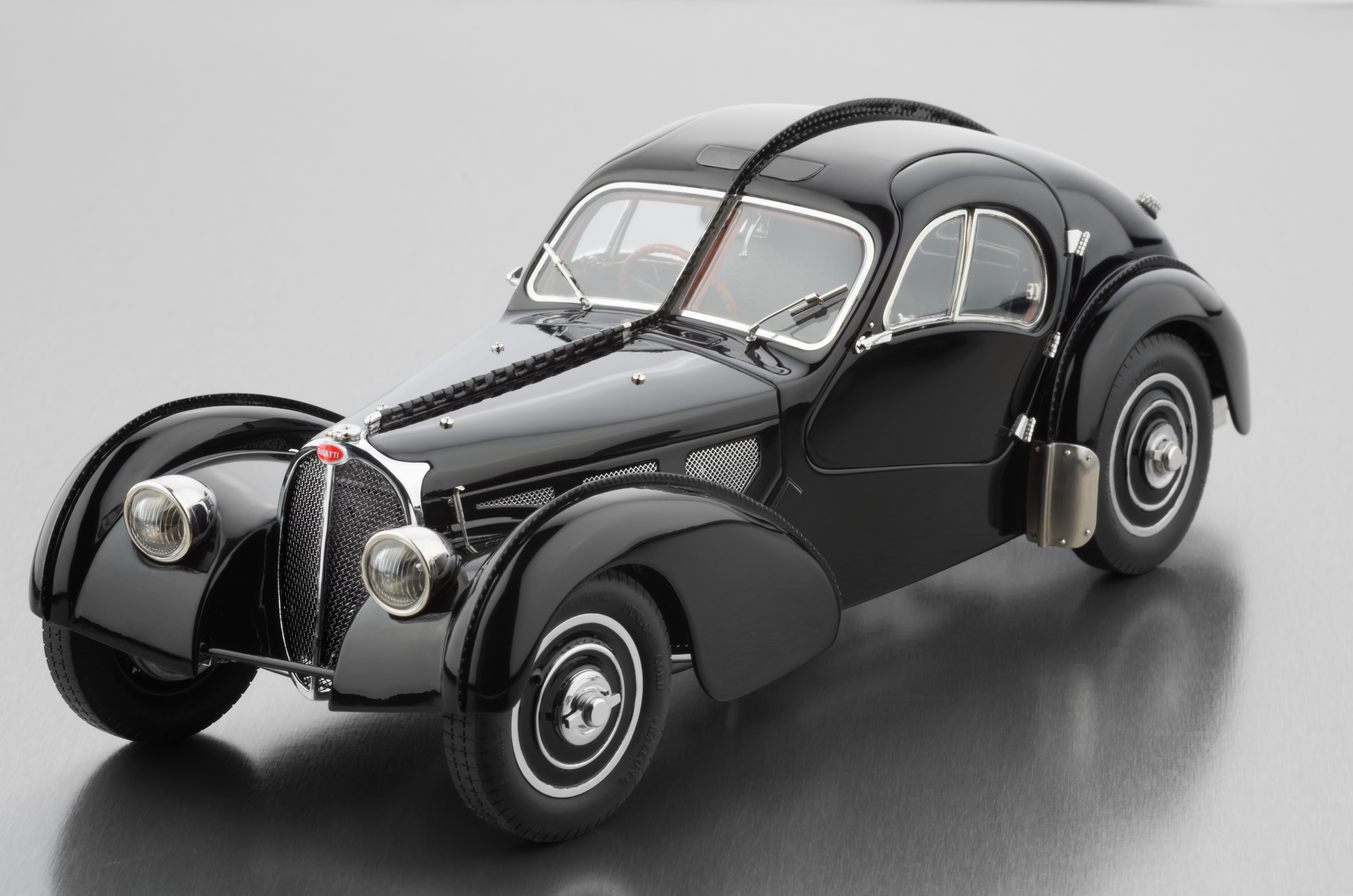 Bugatti Typ 57 SC Atlantic 1938 (schwarz) CMC M-085