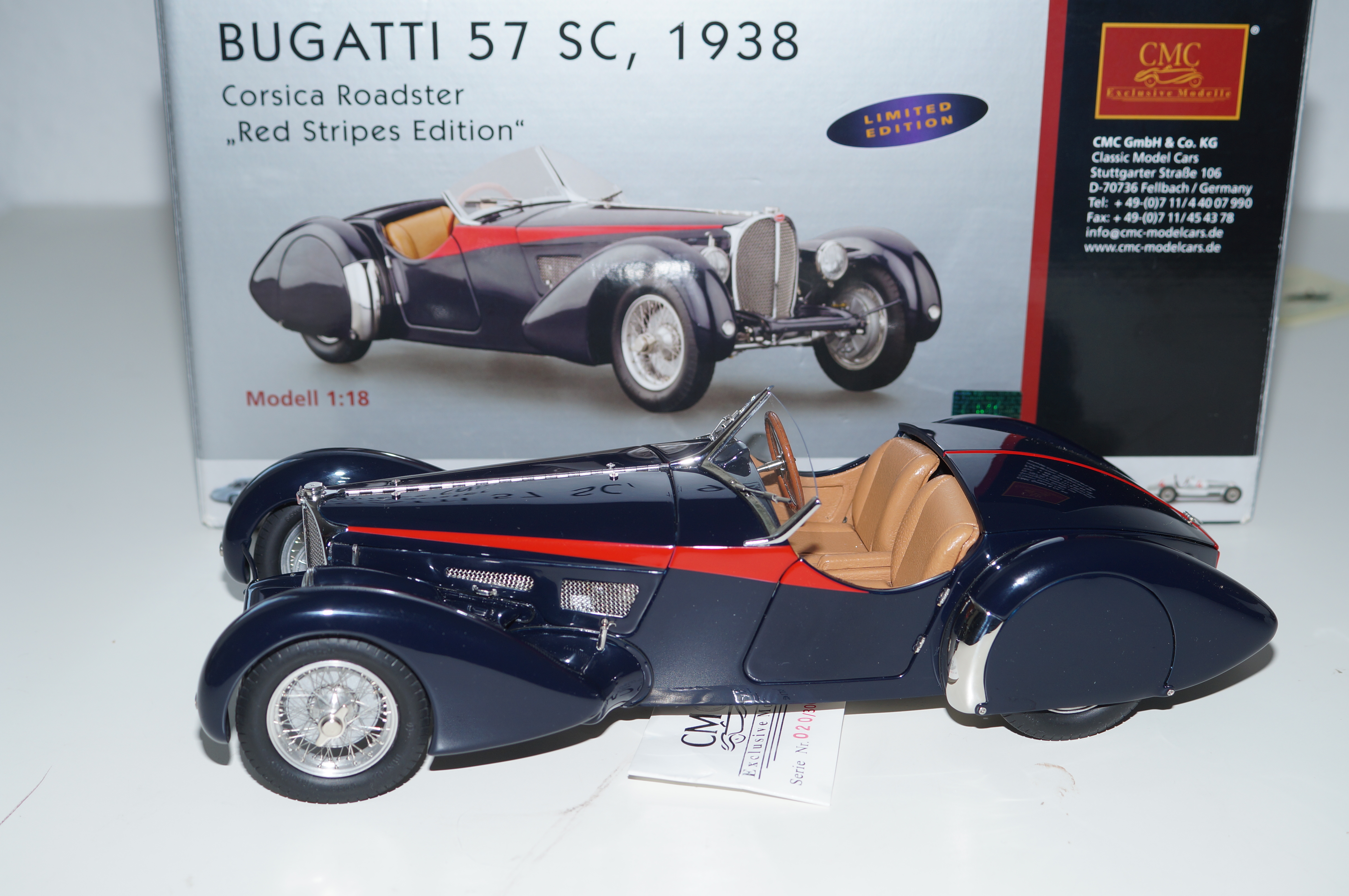 Bugatti 57 SC Corsica Roadster RED STRIPES LE 300 Stück CMC M-135