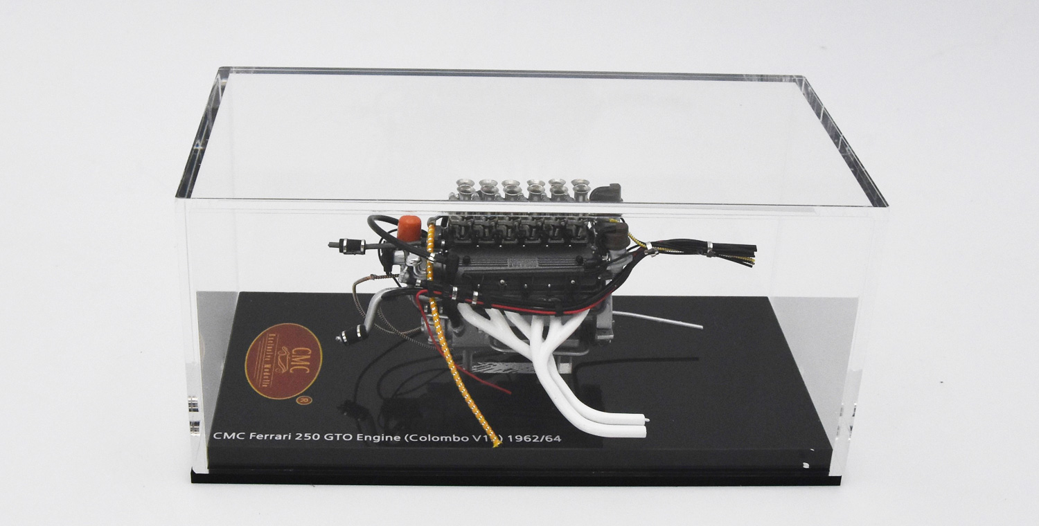 CMC M-260 1/18 Ferrari 250 GTO Motor inklusive Vitrine