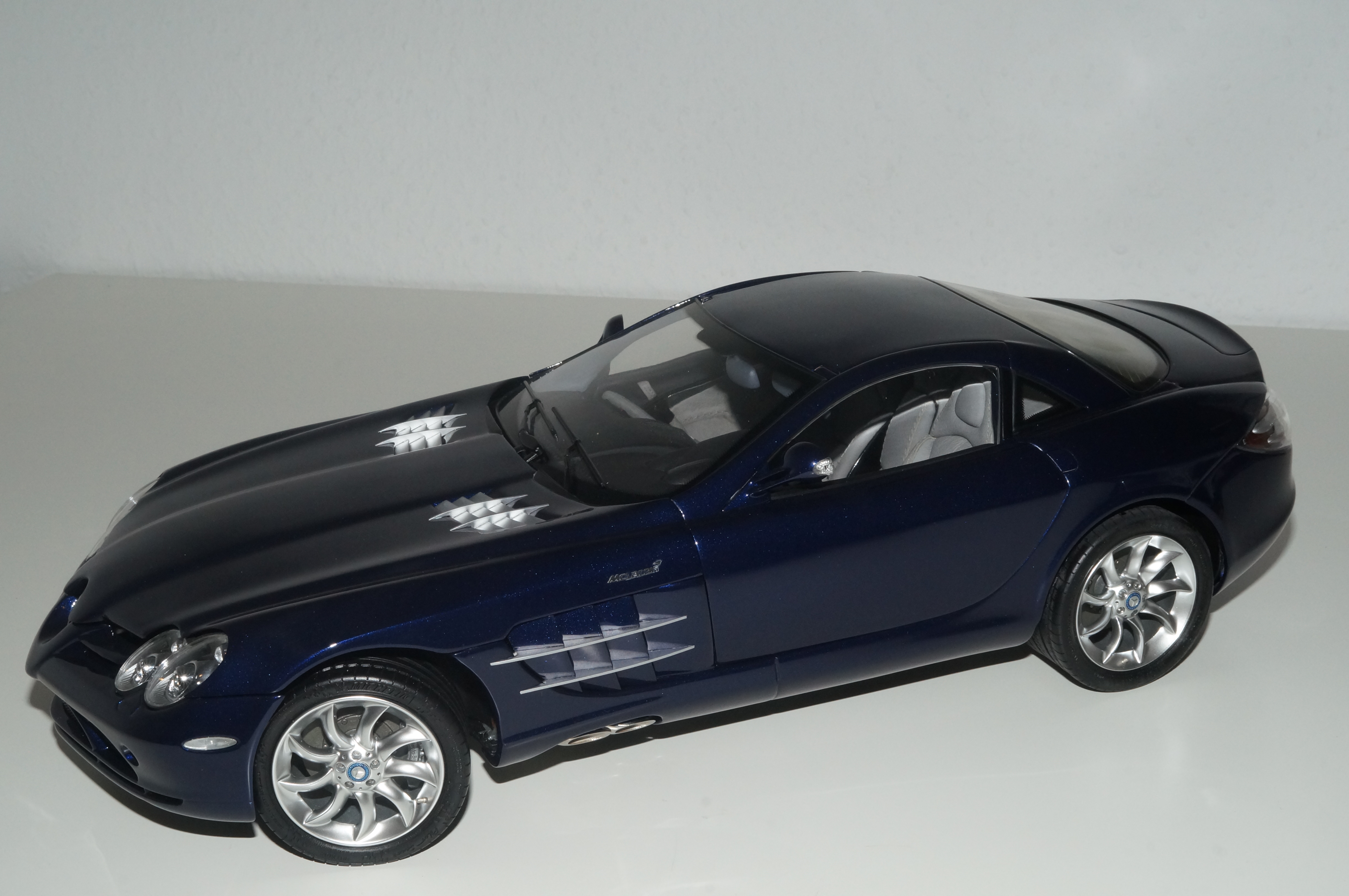 1/12 Mercedes-Benz SLR McLaren 2003 BLAU CMC C-006D